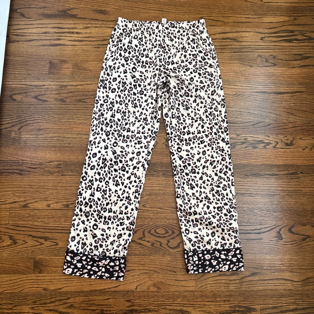Victoria's Secret Pajama Set - Black and pink Leopard - Picture 4 of 6
